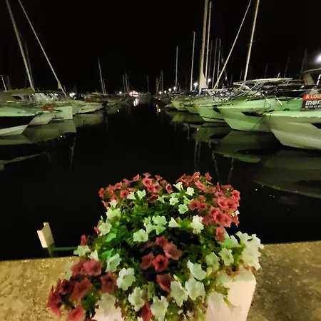 Beau T2 A Golfe-juan Vue Piscines Parc Tropical Du Golf Proches Plages *