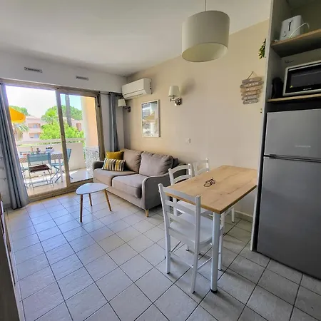 Beau T2 A Golfe-juan Vue Piscines Parc Tropical Du Golf Proches Plages Διαμέρισμα Vallauris