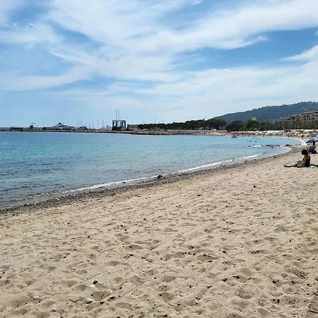 Beau T2 A Golfe-juan Vue Piscines Parc Tropical Du Golf Proches Plages Διαμέρισμα